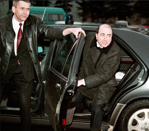 Борис Березовский (справа) в 1999 году.