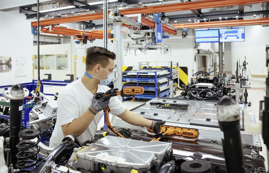 На "Transparent Factory" в Дрездене стартовало производство ID.3 - фото Volkswagen