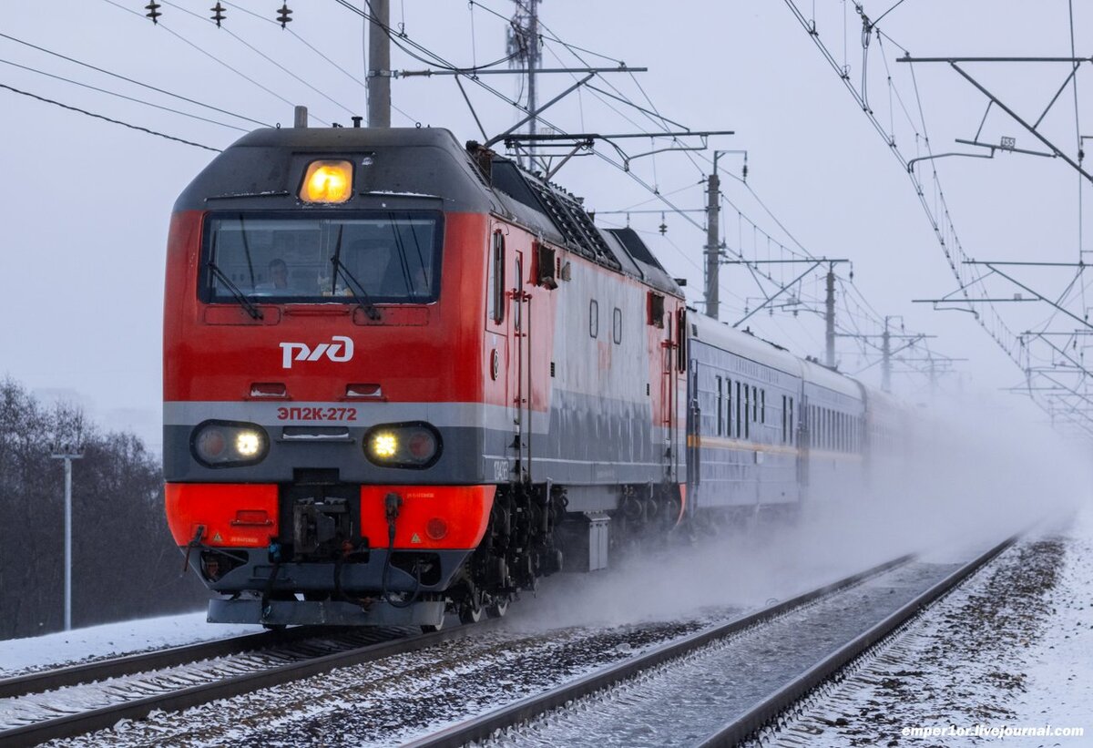 Электровоз ЭП2К-272 с поездом №160 Москва - Петрозаводск. Перегон Крюково - Поварово-1.