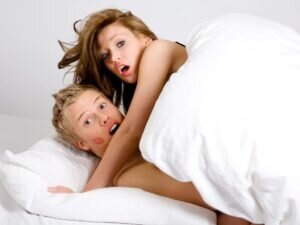 Признаки измены мужа. Работая семейным психологом уже почти тридцать лет, не перестаю удивляться тому, что в подавляющем большинстве случаев, жена узнает о наличии любовницы последней. О ней уже знают все друзья мужа, многие его родственники и коллеги, а вот жена – пребывает в счастливом неведении. Точнее, в несчастливом, так как моя собственная статистика показывает: