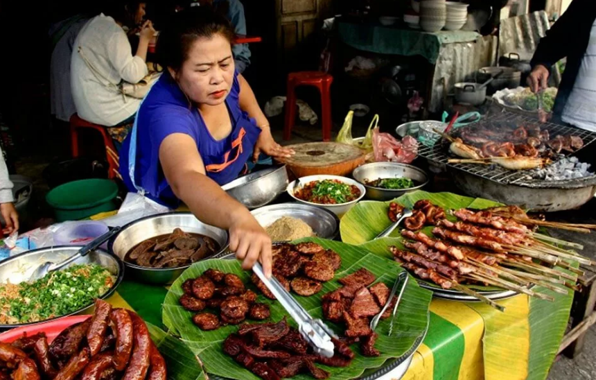 Лаос стрит фуд. Камбоджа стрит фуд. Национальные блюда Камбоджи. Кухня Лаоса. Termloto asia