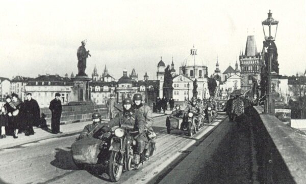 Нацисты в Праге. Источник: gettyimages.com