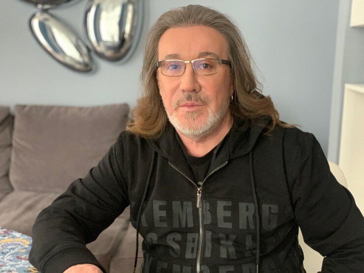 31 мая Владимиру Кузьмину исполнилось 66 лет. Его нынешний образ уже мало напоминает о бунтарской молодости.