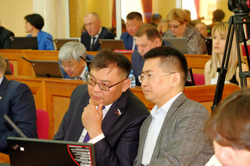 "Уходящие" депутаты Госдумы от Бурятии Алдар Дамдинов и Николай Будуев