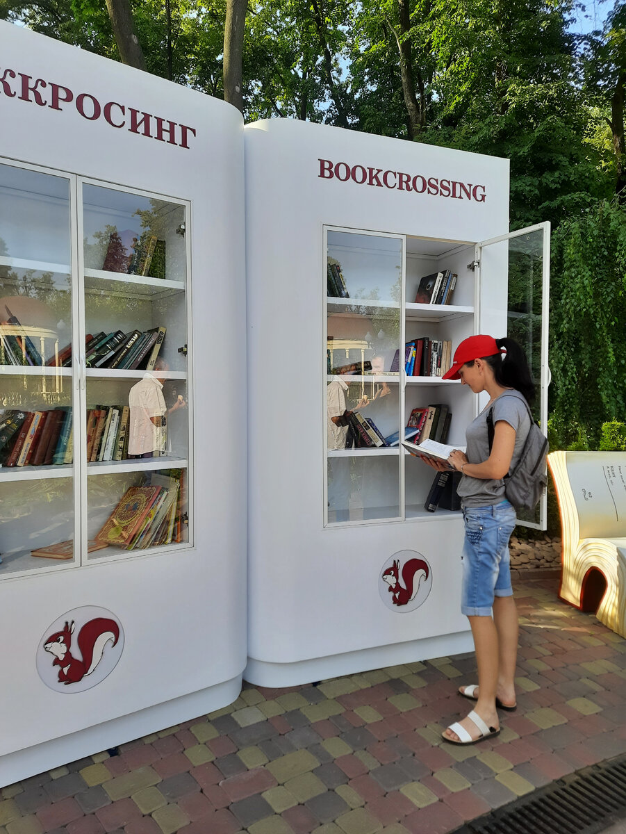 Люблю книги читать, слушать аудио книги в Ютубе.