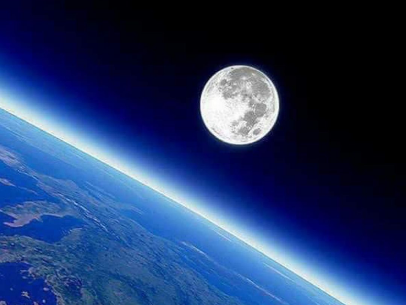 "Сладкая парочка" Земля - Луна