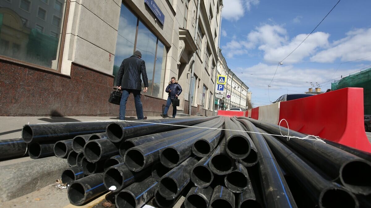    Ремонт водопровода на Большой Лубянке в Москве© Фото : АГН "Москва"/ Кирилл Зыков