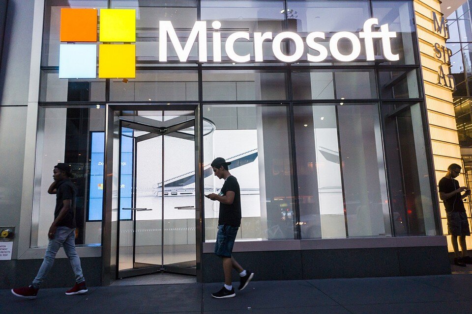     Microsoft вновь разрешила россиянам скачивать обновления своего флагманского продукта  EAST NEWS