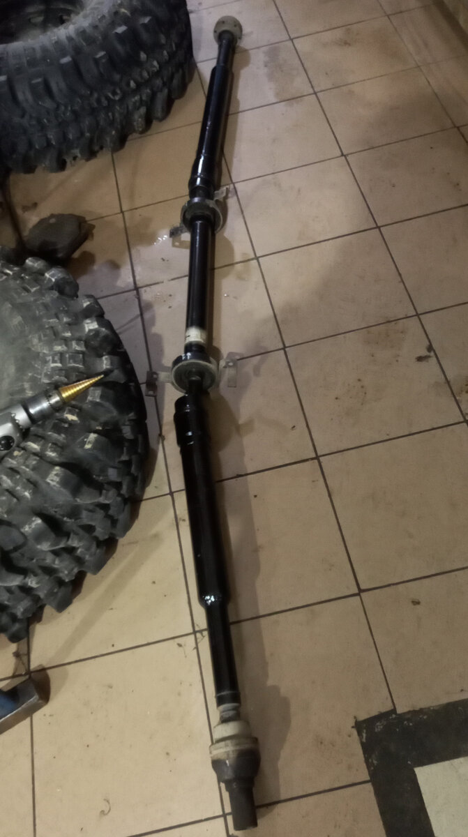 Задний кардан Jeep Cherokee KL