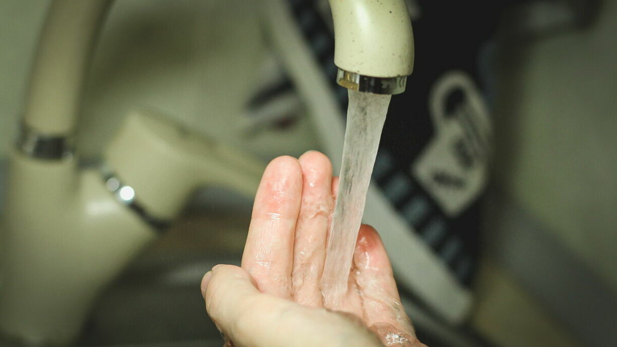     В Ростове 31% жителей пожаловались на слабый напор воды, данные об этом собрали через опрос портала RostovGazeta.