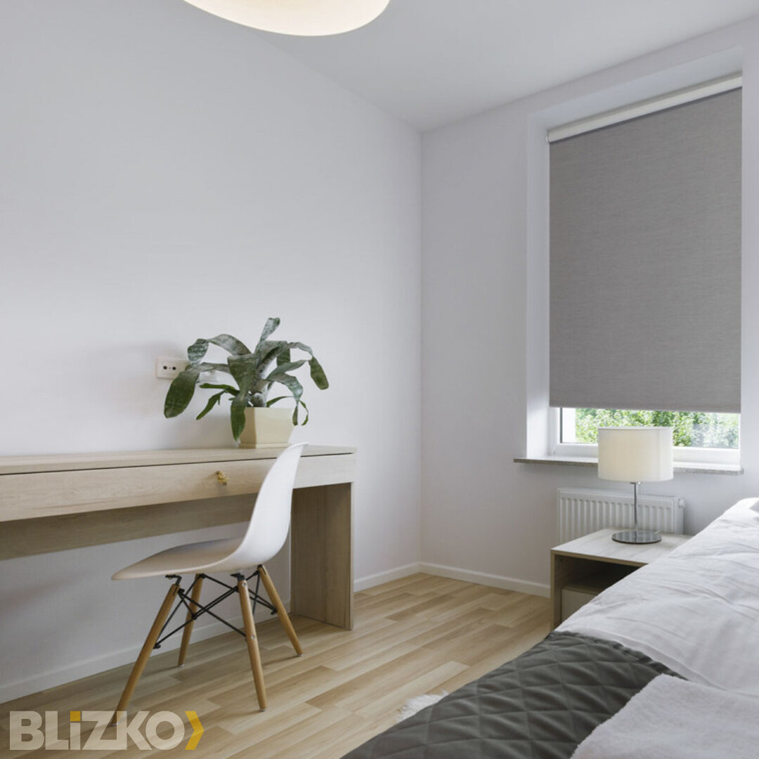 Штора рулонная в персиковом оттенке