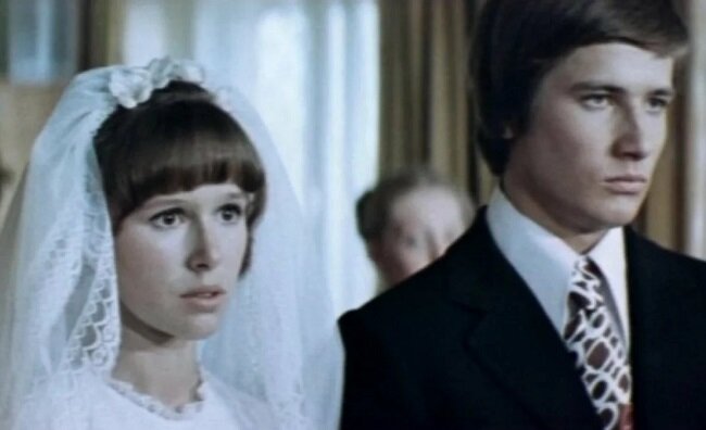 Кадр из фильма «Школьный вальс» (1978). Скриншот.