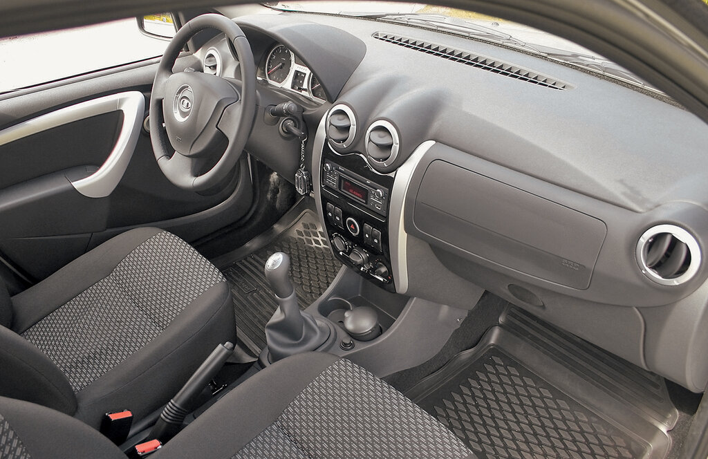 Салон lada largus.