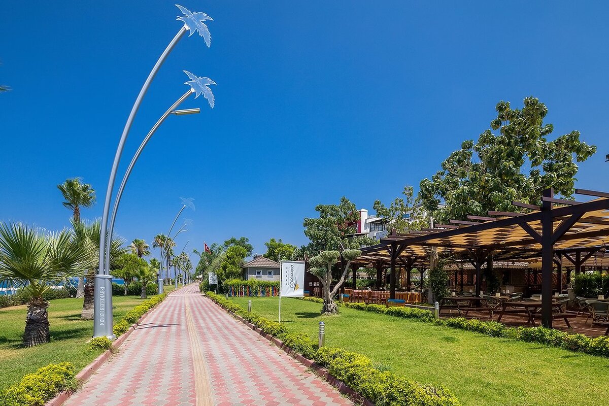 Отель L'Oceanica Beach Resort