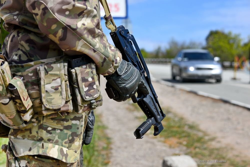 Блокпост на въезде в Севастополь. Фото: Юрий Югансон