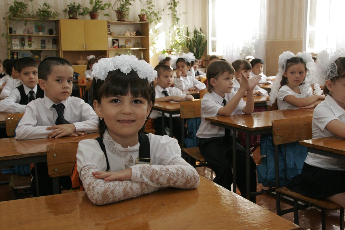 Школа Узбекистан. Ученики Узбекистана. Ученики начальной школы в Узбекистане. Узбекские дети школьники.