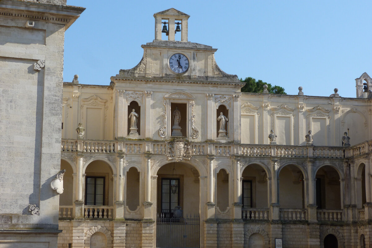 Колокольня. Городской собор Успения Пресвятой Девы Марии 