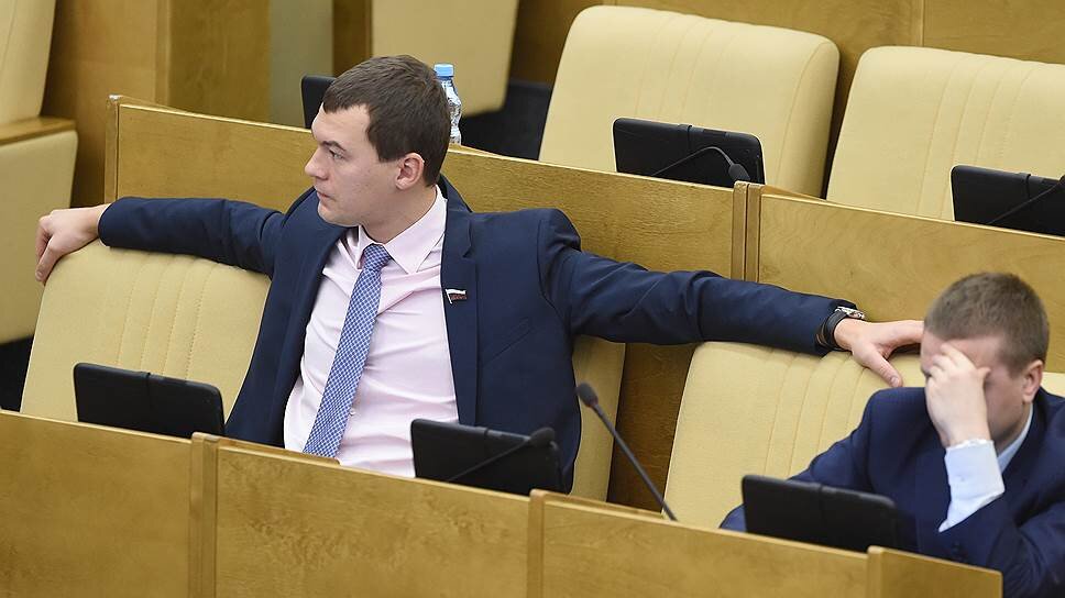 Сразу видно, что человеку нужен размах! Такому какая-нибудь Ивановская губерния маловата будет, Дальний Восток - не меньше!