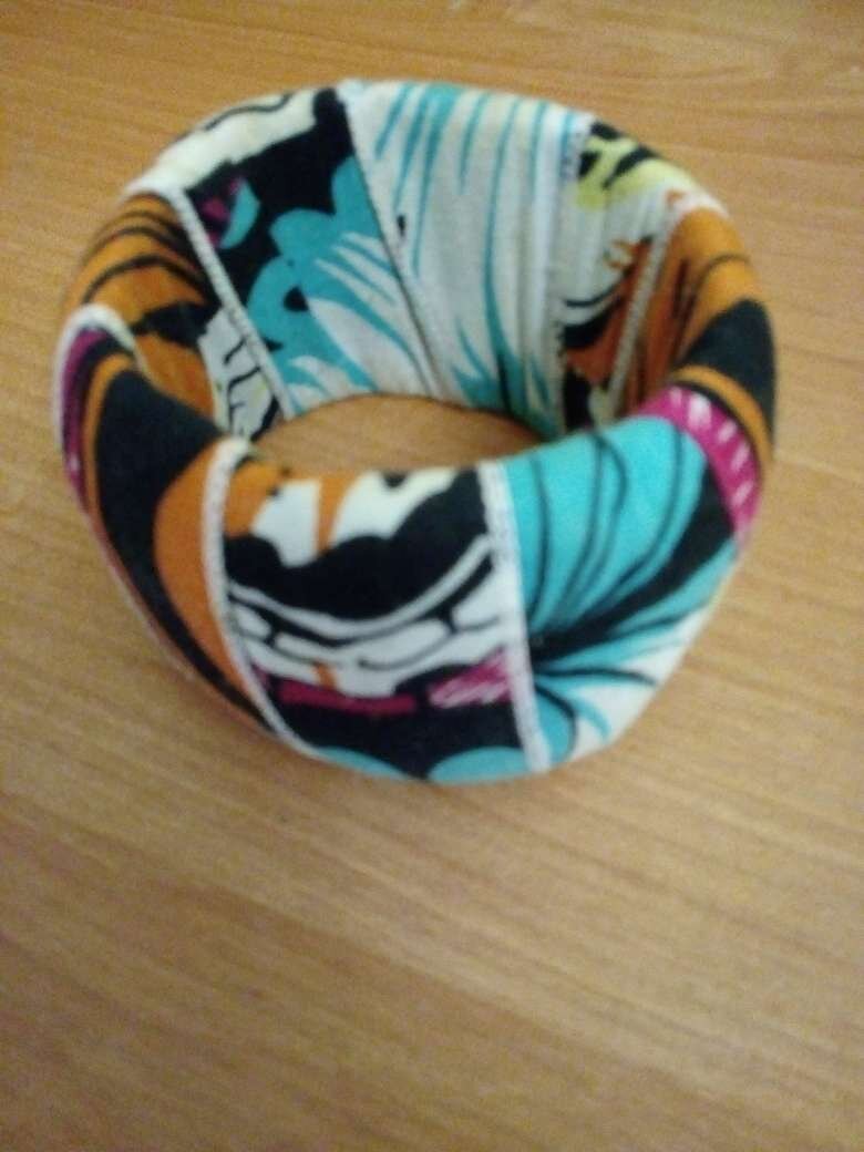 Браслет из полоски ткани, фото автора