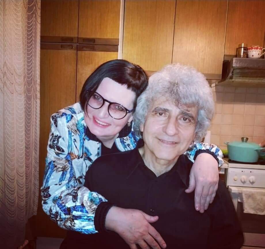Наши дружеские посиделки на кухне семейства Савиных.
