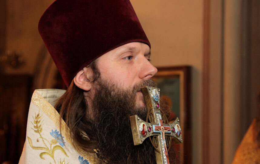 На фото прот.Артемий Владимиров. 