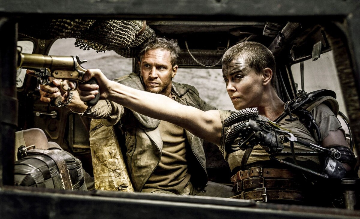Кадр из фильма " Безумный Макс: Дорога ярости" (2015)