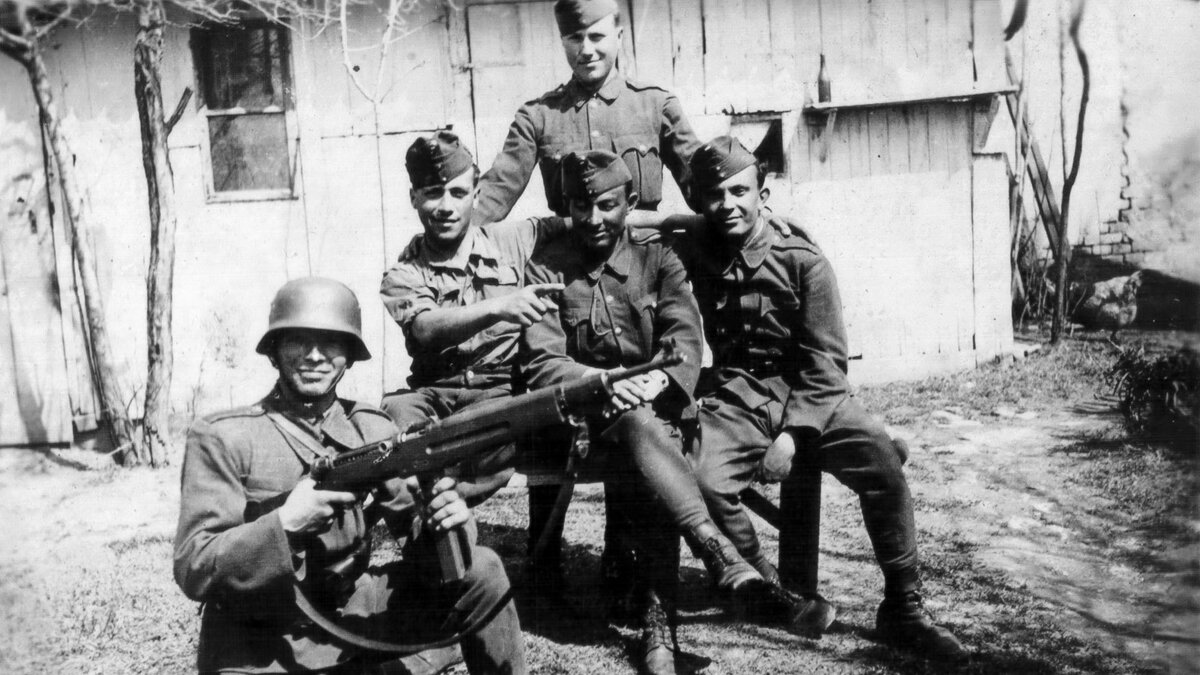 Slobodsky (CC BY 3.0)Венгерские солдаты в Карпатах в 1944 году. 