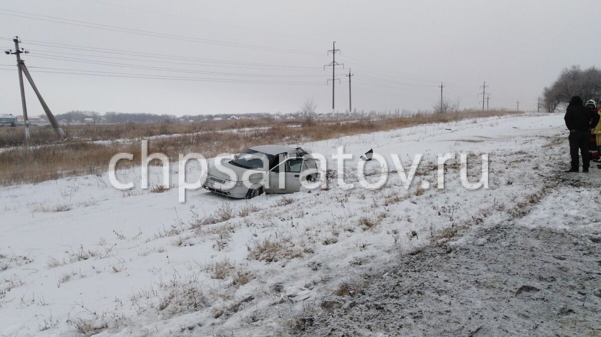 На месте работают спасатели областной и городской службы спасения, медики центра медицины катастроф, сотрудники ДПС, пожарная часть.