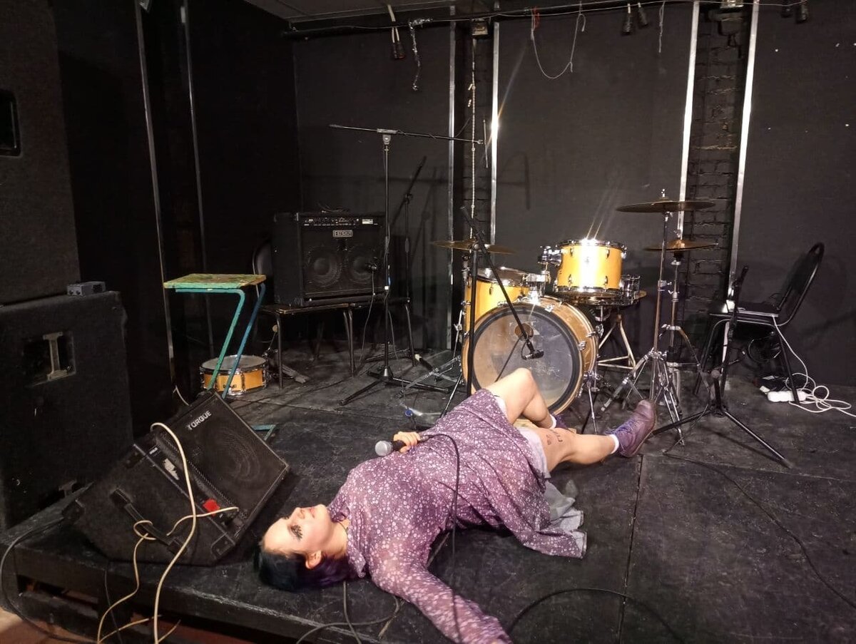 Лилиан из проекта Flowers на вечере в поддержку Азата