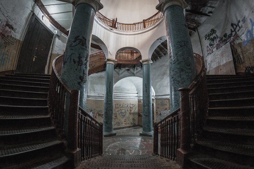 Ротонда до реставрации 