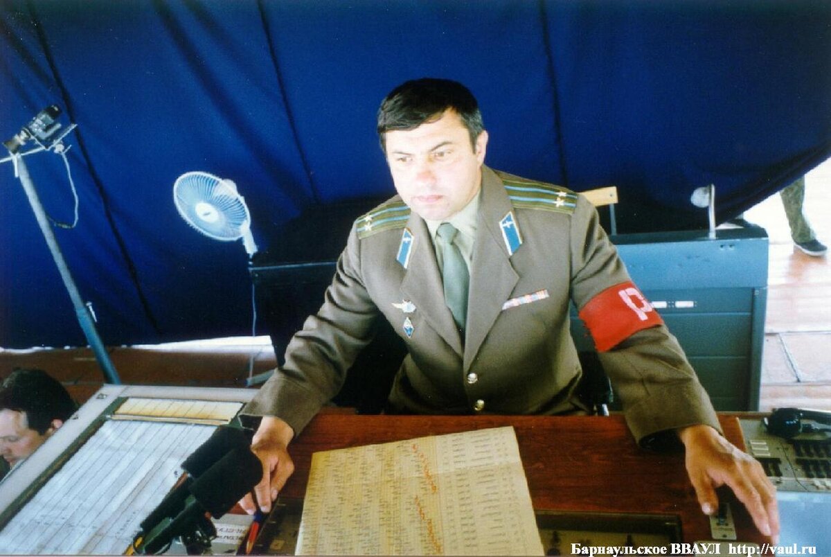 Фото  с просторов интернета.  Барнаульское ВВАУЛ
Руководство полётами в 96 УАП, Камень-на-Оби