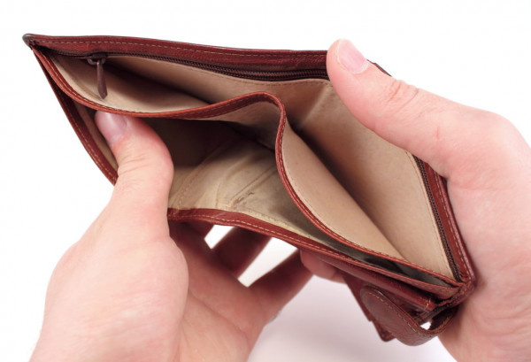 Сегодня нашла в кошельке 50 рублей. О, литр молока- теперь мыслю так. 