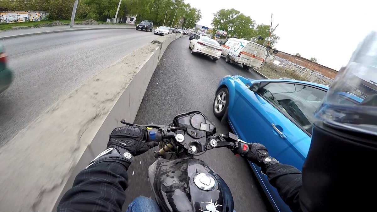 Удобно передвигаться в пробке