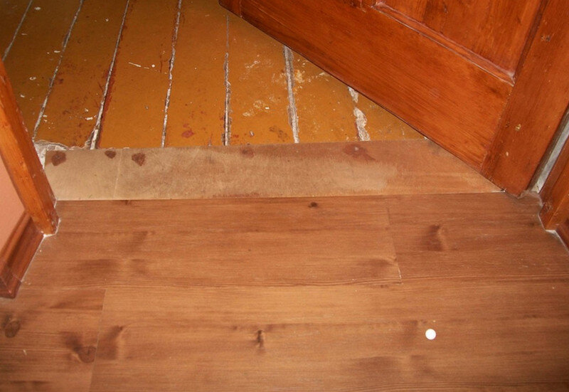 Как правильно постелить ламинат на деревянный и бетонный пол своими руками
