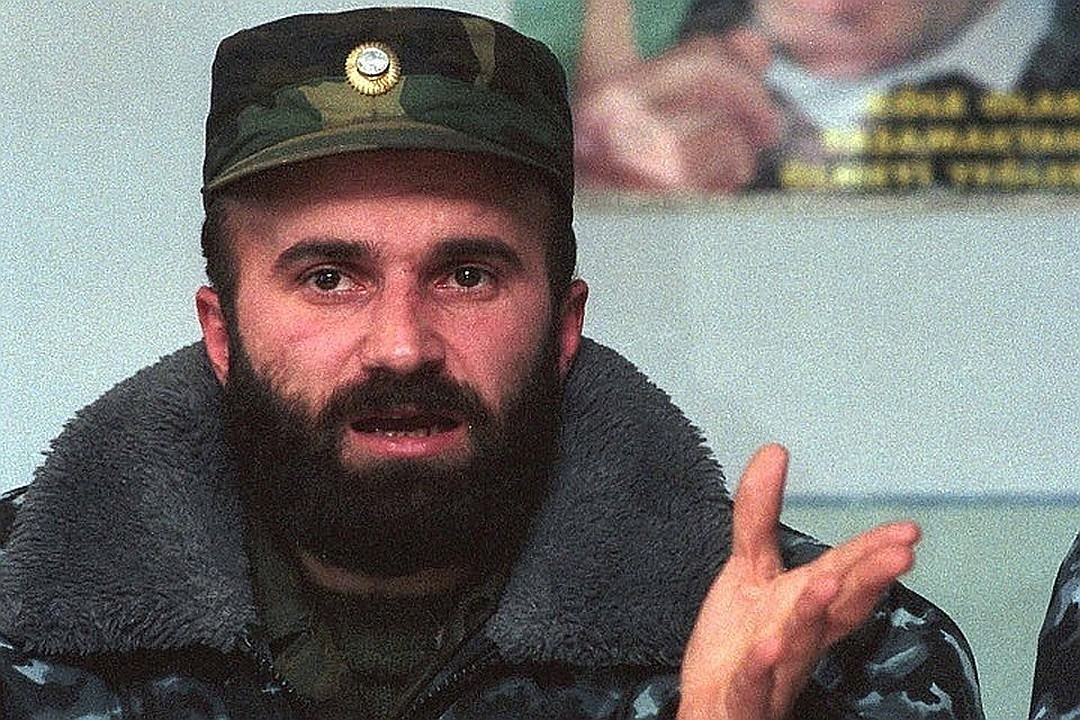 Шамиль Басаев. Шамиль Салманович Басаев Буденновск. Полевые командиры Басаев. Полевой командир Шамиль Басаев.