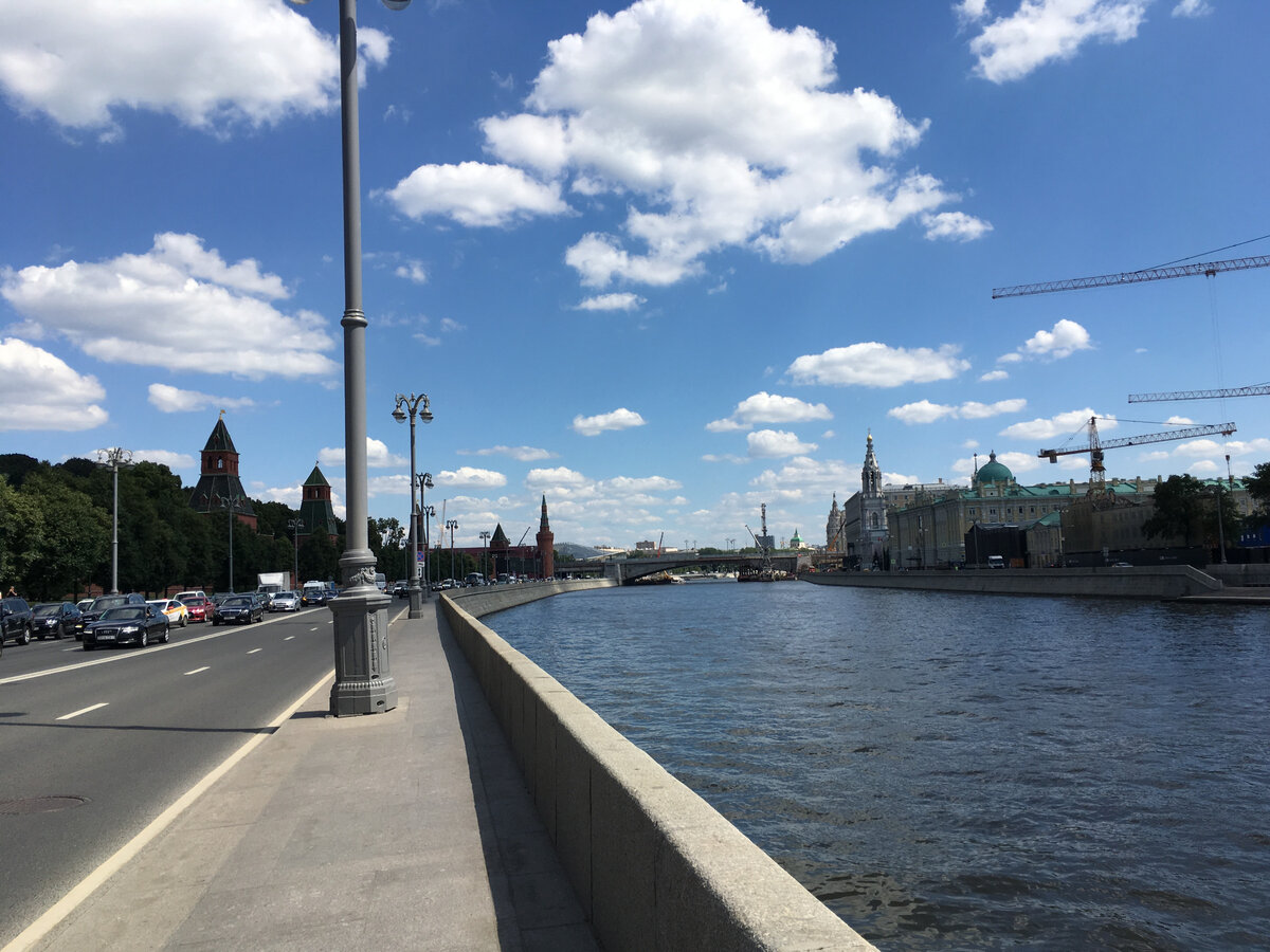 Кремлевская набережная