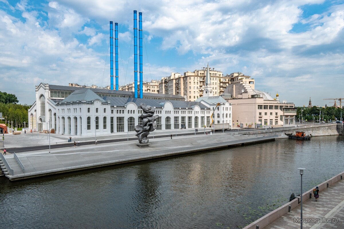 Гэс 2 болотная наб 15 москва фото. Болотная набережная ГЭС 2 большая глина. Москва Болотная набережная ГЭС ГЭС-2. Болотная набережная Москва. Урс Фишер ГЭС 2.