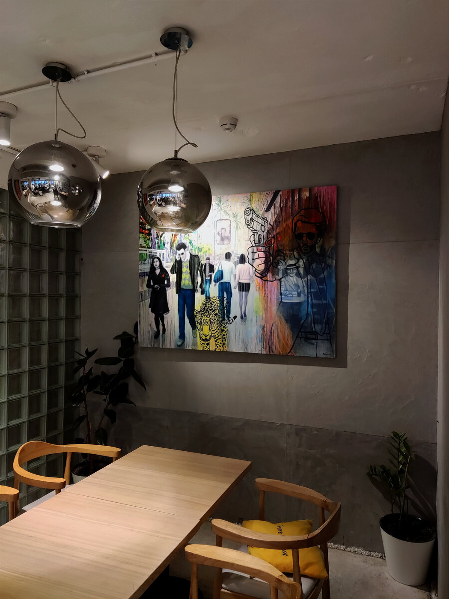 Светильники на фото иллюстрируют мою миссию: я вношу ясность в размышления собеседников