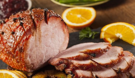 Кстати, мясо прекрасно получается, если его готовить с фруктами.