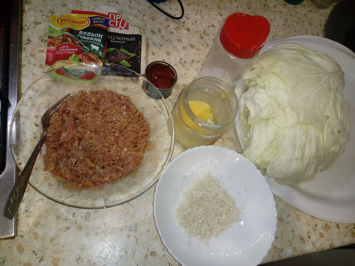 Целую капусту варим.на солиёним воде.