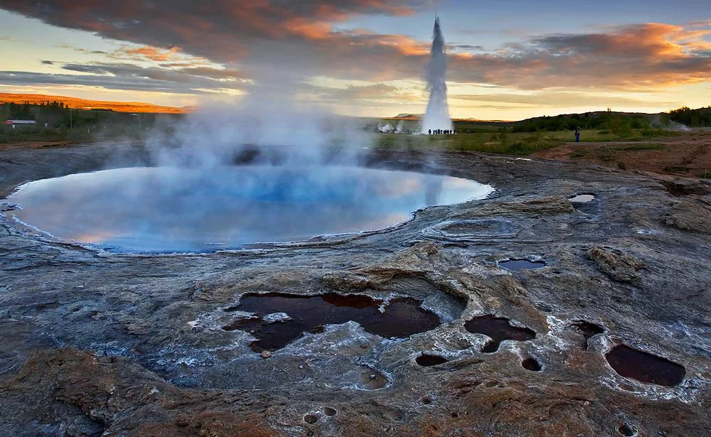 Geyser. Великий Гейсир Исландия. Гейзер Гейсир Исландия. Великий Гейзер Исландия. Большой Гейзер в Исландии.