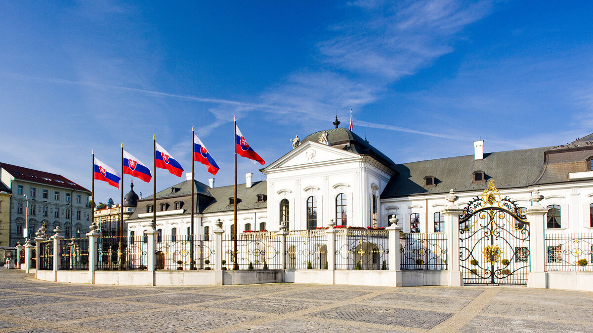    Президентский дворец в Братиславе, Словакия© fotolia.com / PHB.cz