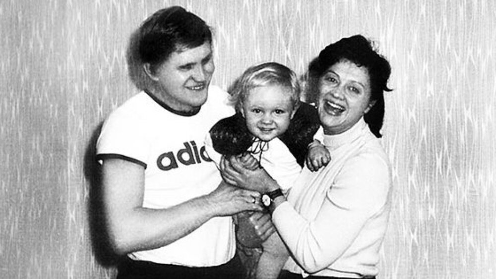 Алина Покровская и Герман Юшко с сыном