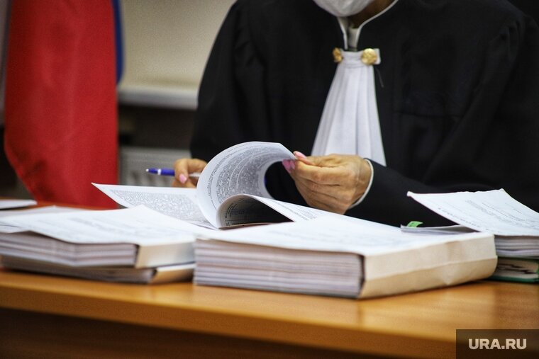    По решению суда житель Радужного заплатит за оскорбление Натальи Гулиной