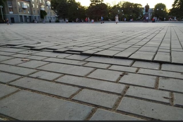    Зачем менять тротуарную плитку по всему центру Петербурга?