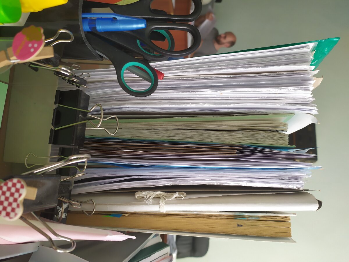 Примерно столько документов в кредитном деле одного должника