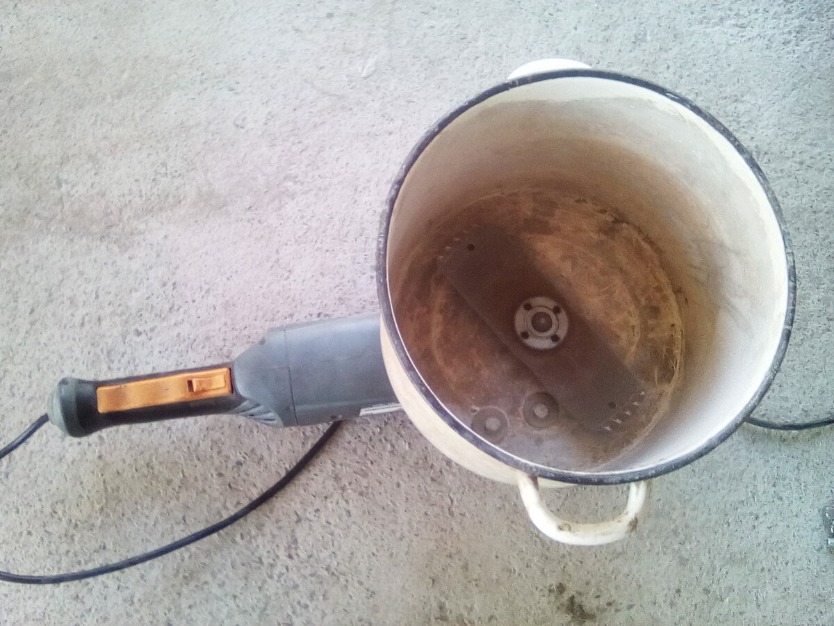 Зернодробилка.