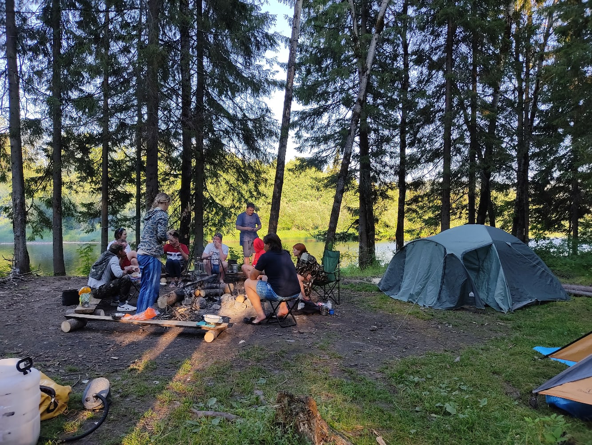 На этом фото прекрасно всё! Сплав по Усьве в прошлые выходные