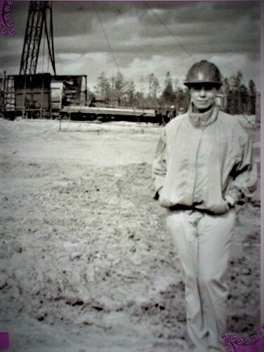 В  90-х  годах на буровой  на далеком    тюменском  севере     ( фото мое)