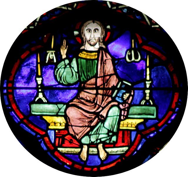 Христос в верхнем медальоне витража Зодиака. Фото: Wikimedia Commons 